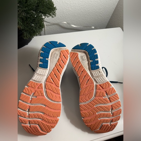 Brooks transcends  7 women’s blue - Picture 7 of 7